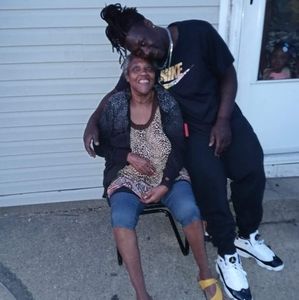 Meet your Posher, Kenneth